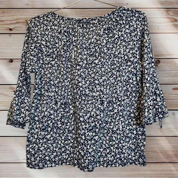 Michael Kors Blue Floral Print Ruffled Half Sleeve Top size Small - Picture 5 of 5